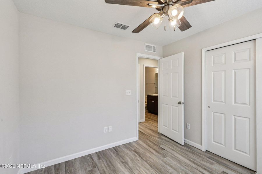 Spacious, unfurnished interior of a new home in , Jacksonville (Image 10).
