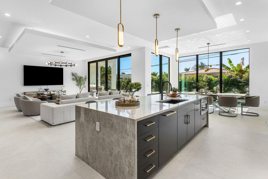 013-368ChurchillRoad-WestPalmBeach-FL-33