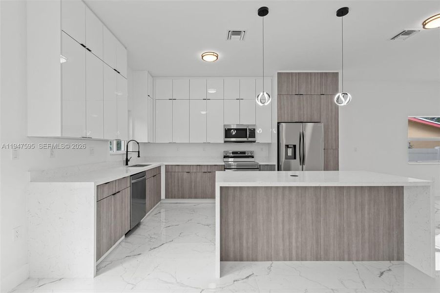 Furnished interior view inside a new home in , Fort Lauderdale (Image 7).