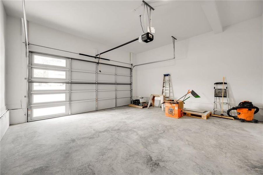 Spacious, unfurnished interior of a new home in , Rossville (Image 20).