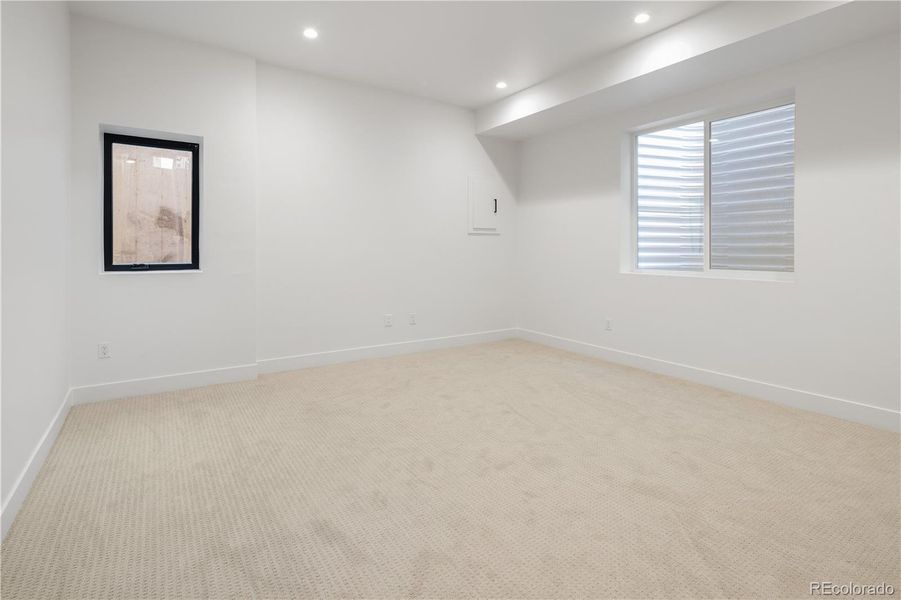 Spacious, unfurnished interior of a new home in , Denver (Image 27).