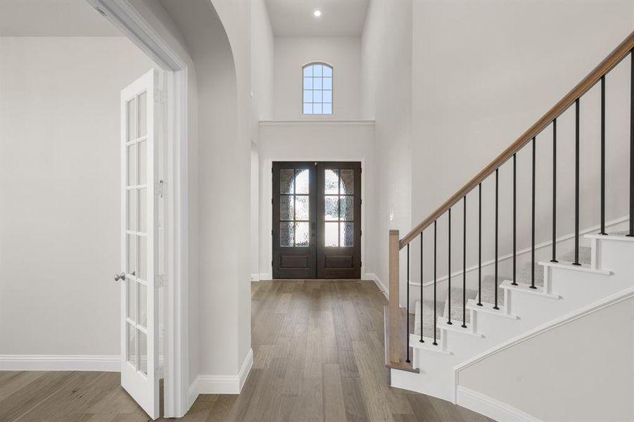 2305 Meek Woods- Entry-1