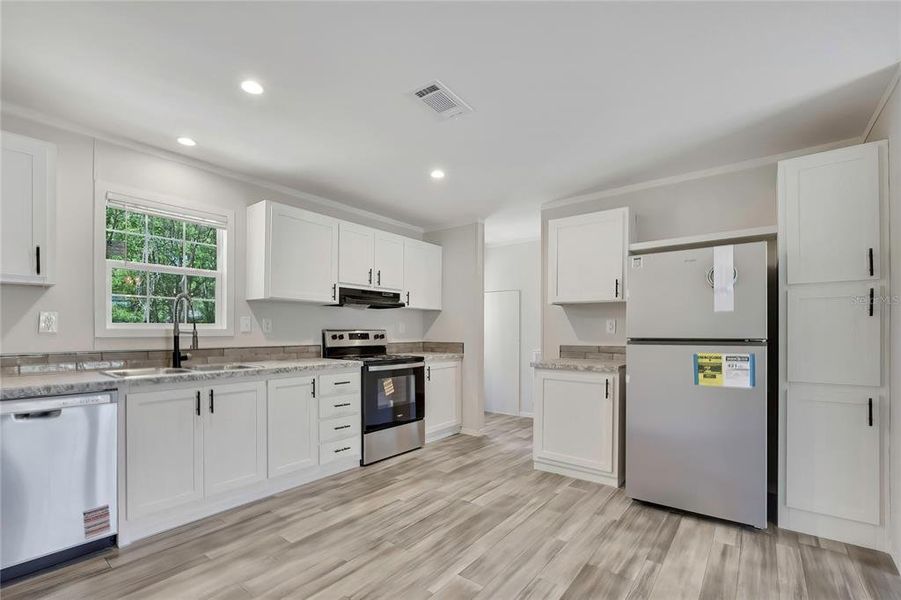 Furnished interior view inside a new home in , Hernando (Image 5).