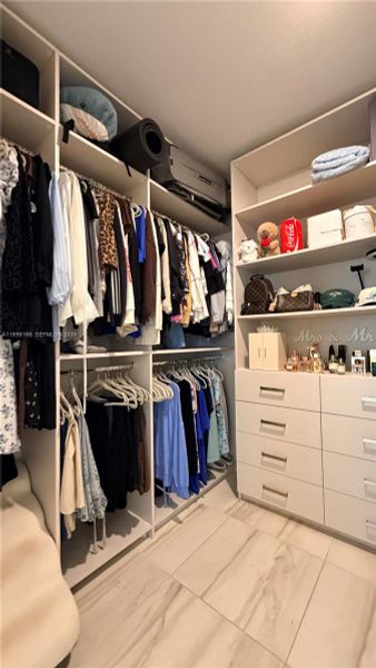 MASTET CLOSET MASTET CLOSET
