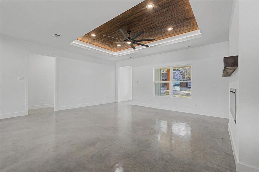 Spacious, unfurnished interior of a new home in , Pottsboro (Image 15).