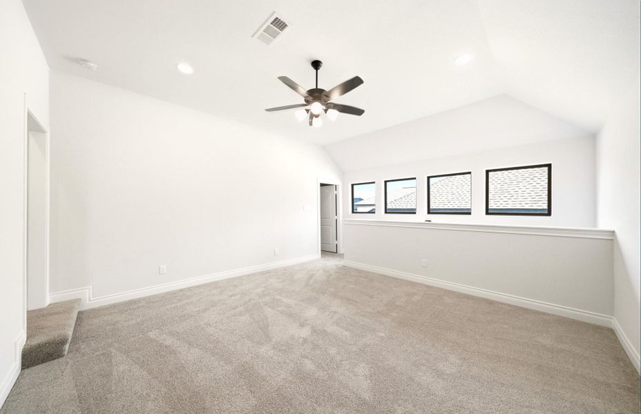 Spacious, unfurnished interior of a new home in Bridgeland 60′, Cypress (Image 41).