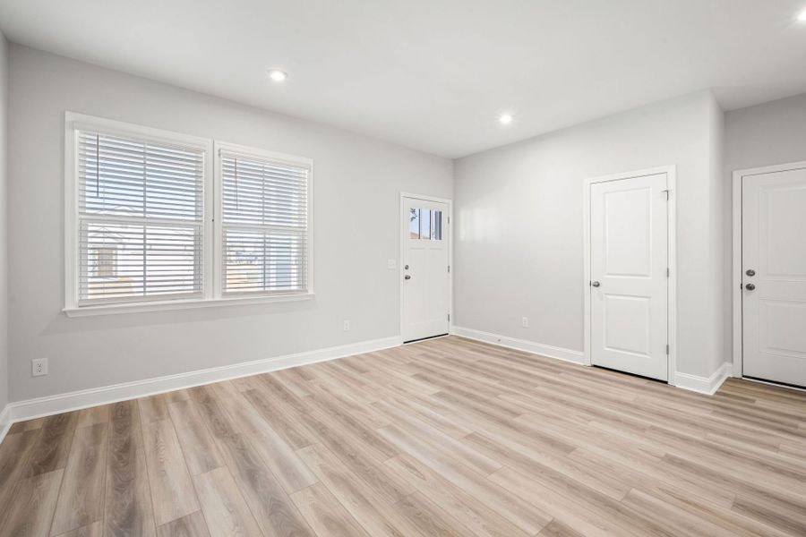 Spacious, unfurnished interior of a new home in Salem Bay, Beaufort (Image 9).