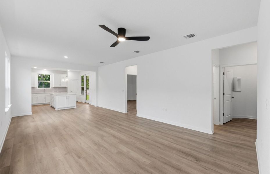 Spacious, unfurnished interior of a new home in Sun City Texas, Georgetown (Image 29). Spacious, unfurnished interior of a new home in Sun City Texas, Georgetown (Image 29).