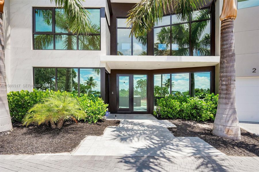 Exterior details and patio area of a home in , Fort Lauderdale (Image 31).