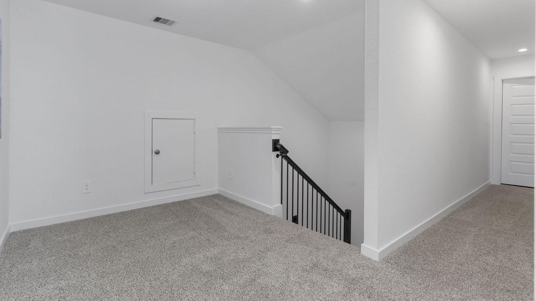 Spacious, unfurnished interior of a new home in Holly Ridge, Rosenberg (Image 26).