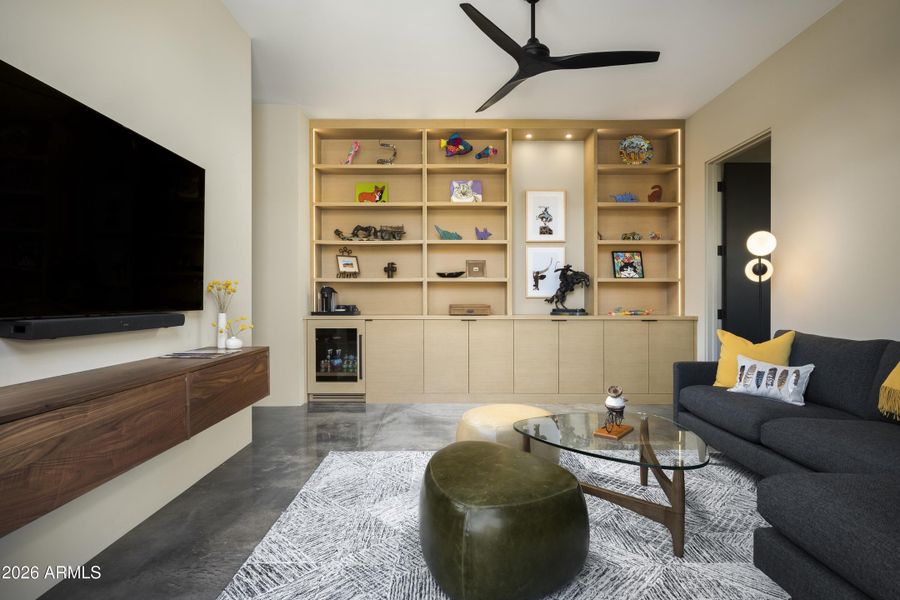 Guest Lounge and Bar