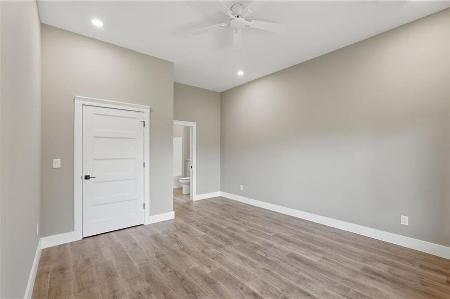 Spacious, unfurnished interior of a new home in , Talking Rock (Image 40). Spacious, unfurnished interior of a new home in , Talking Rock (Image 40).