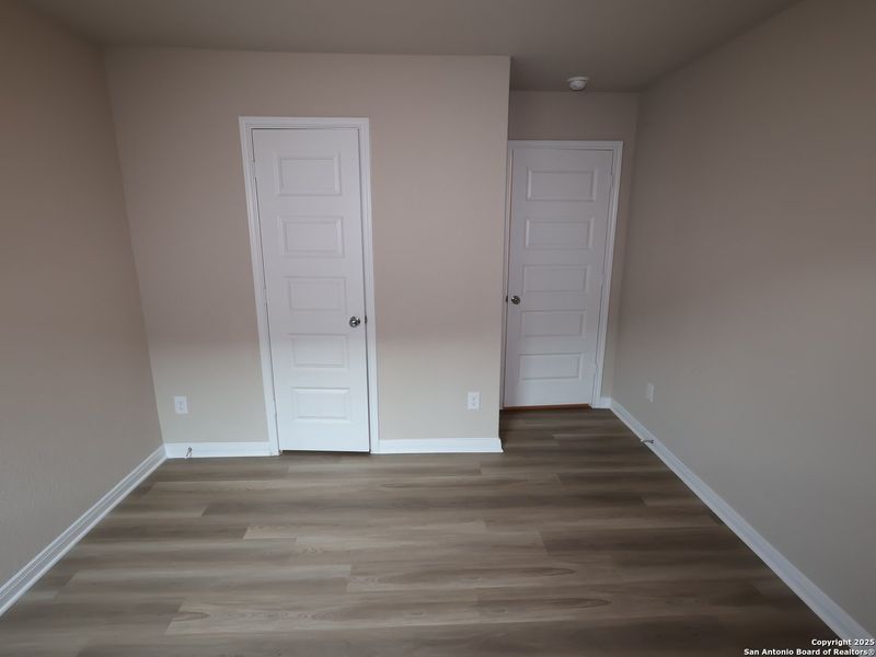 Spacious, unfurnished interior of a new home in Paloma Park, Converse (Image 19).