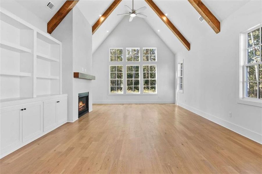 Spacious, unfurnished interior of a new home in , Peachtree City (Image 28).