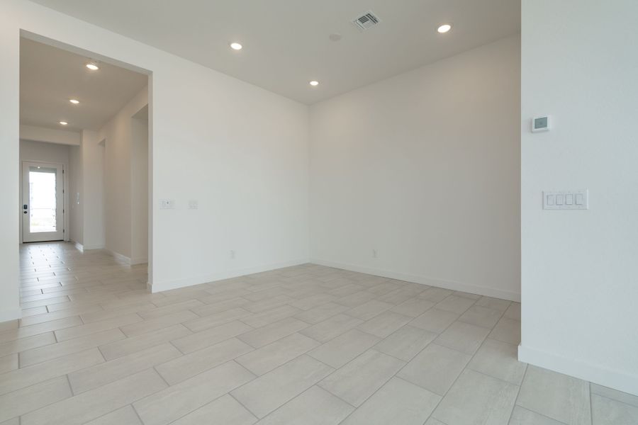 Spacious, unfurnished interior of a new home in Soleo, San Tan Valley (Image 10). Spacious, unfurnished interior of a new home in Soleo, San Tan Valley (Image 10).