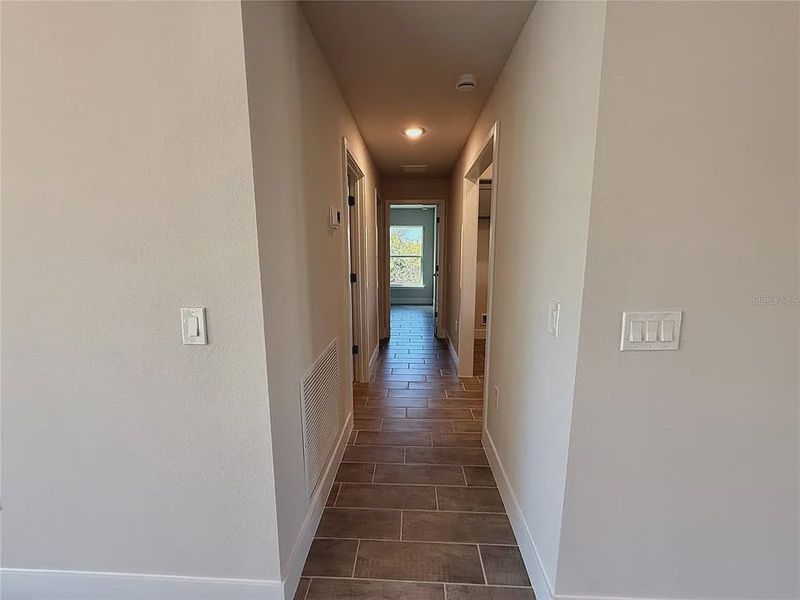 Spacious, unfurnished interior of a new home in South Gulf Cove, Port Charlotte (Image 32).