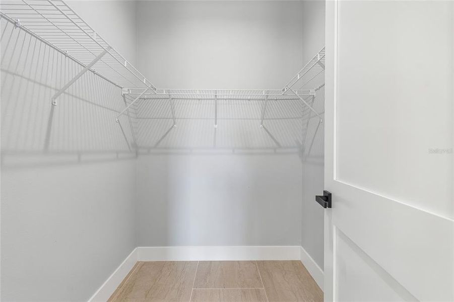 Spacious, unfurnished interior of a new home in , Tampa (Image 69).
