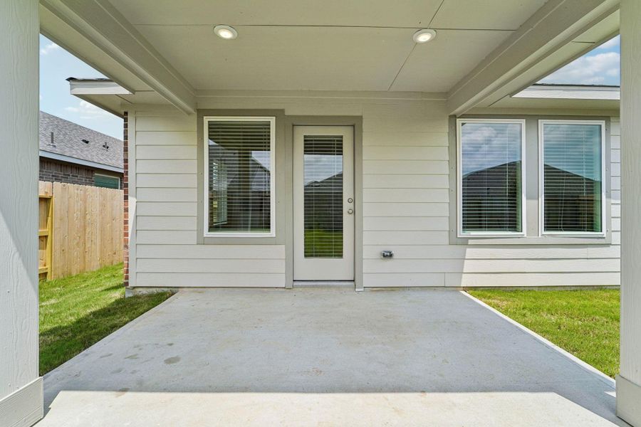 Exterior details and patio area of a home in Southwinds, Baytown (Image 22). Exterior details and patio area of a home in Southwinds, Baytown (Image 22).