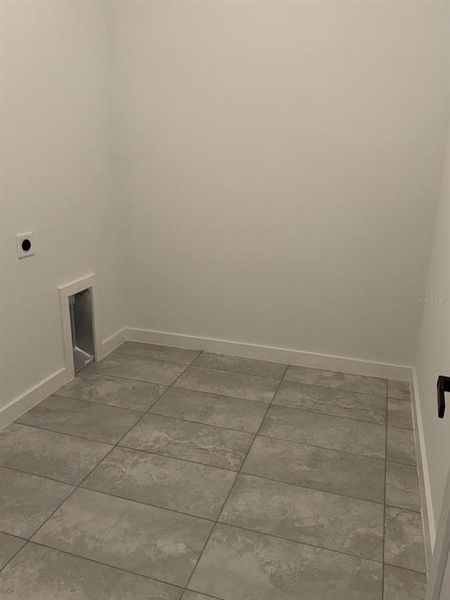 Spacious, unfurnished interior of a new home in , Ocala (Image 26).