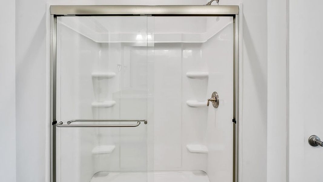 Representative interior finishes for a home built from the BRADFORD by D.R. Horton in Indigo Preserve, Leland (Image 16).