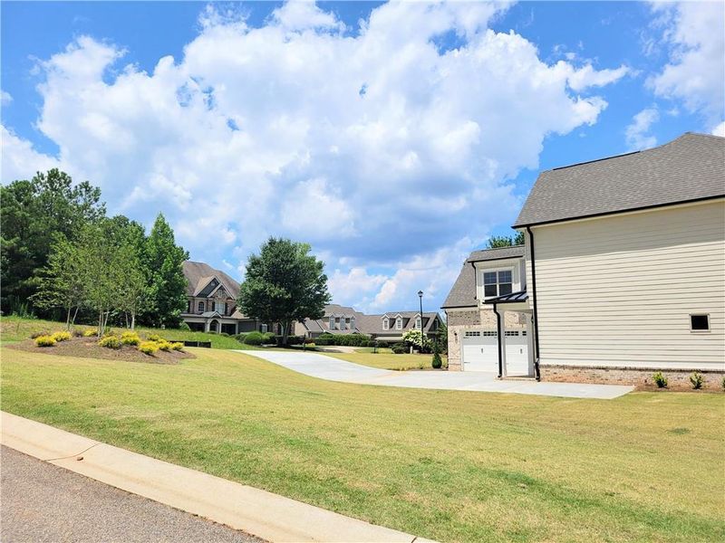 Image 33 of a home in .
