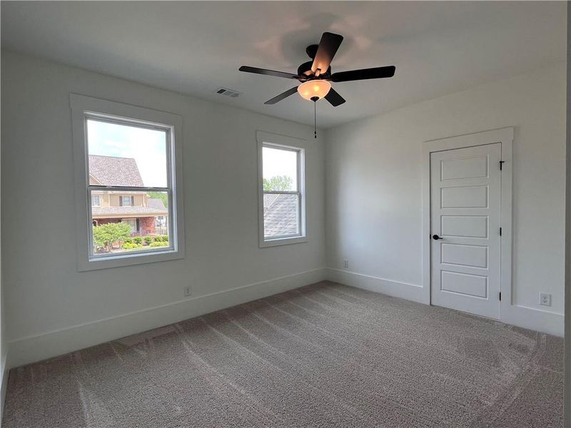 Spacious, unfurnished interior of a new home in , Jefferson (Image 19).
