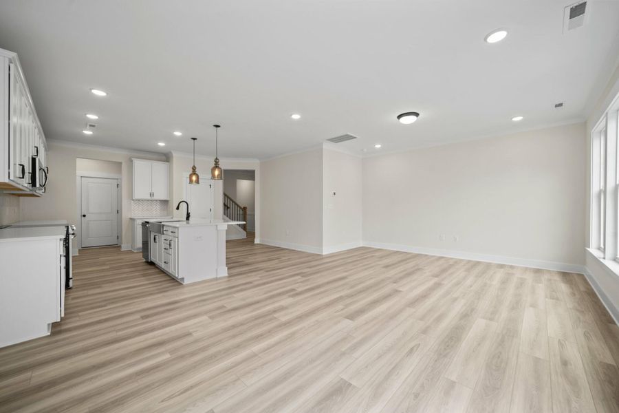 Image 28 of a home in Harbor Crossing.