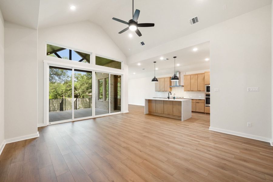 Spacious, unfurnished interior of a new home in Wolf Ranch, Georgetown (Image 22).