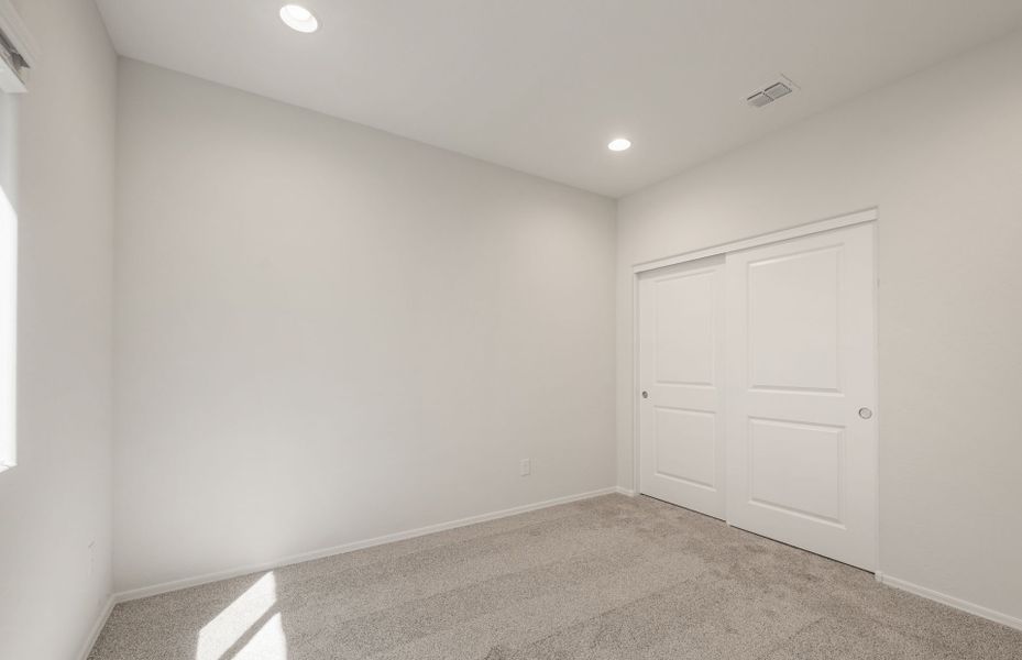 Spacious, unfurnished interior of a new home in Parkside at Anthem at Merrill Ranch, Florence (Image 16).