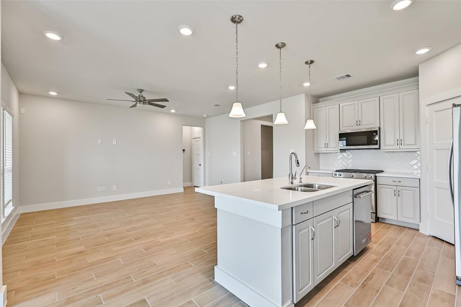 Furnished interior view inside a new home in Laurel Landing, Alvin (Image 11).