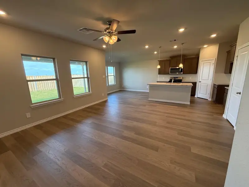 Spacious, unfurnished interior of a new home in Southern Pointe, College Station (Image 10). Spacious, unfurnished interior of a new home in Southern Pointe, College Station (Image 10).