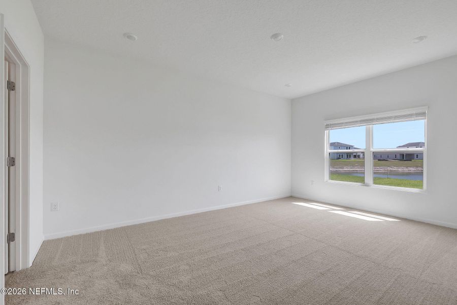 Spacious, unfurnished interior of a new home in Diamond Springs, Jacksonville (Image 20).