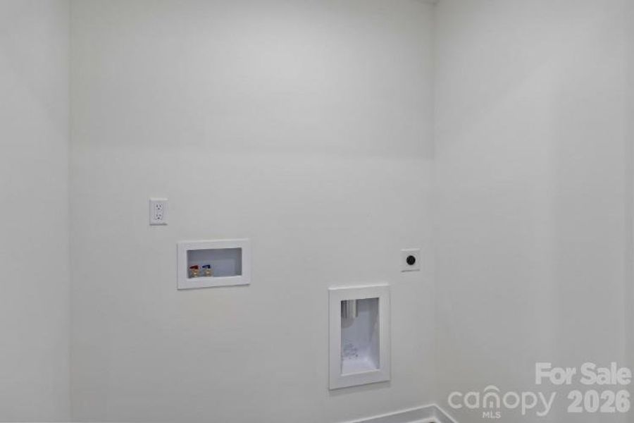 Spacious, unfurnished interior of a new home in Grover Walk, Grover (Image 13).