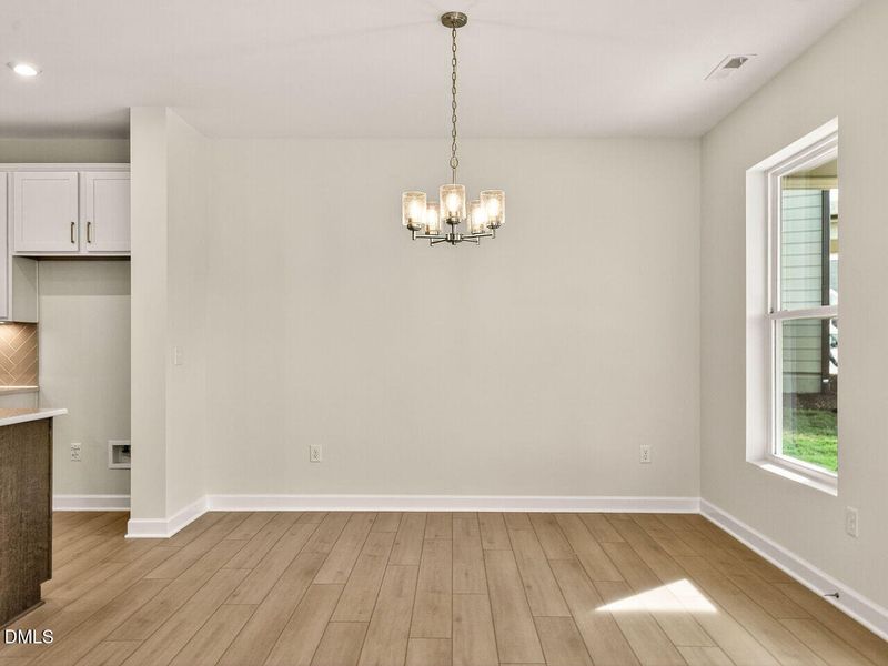 014-1280x960-dining-room