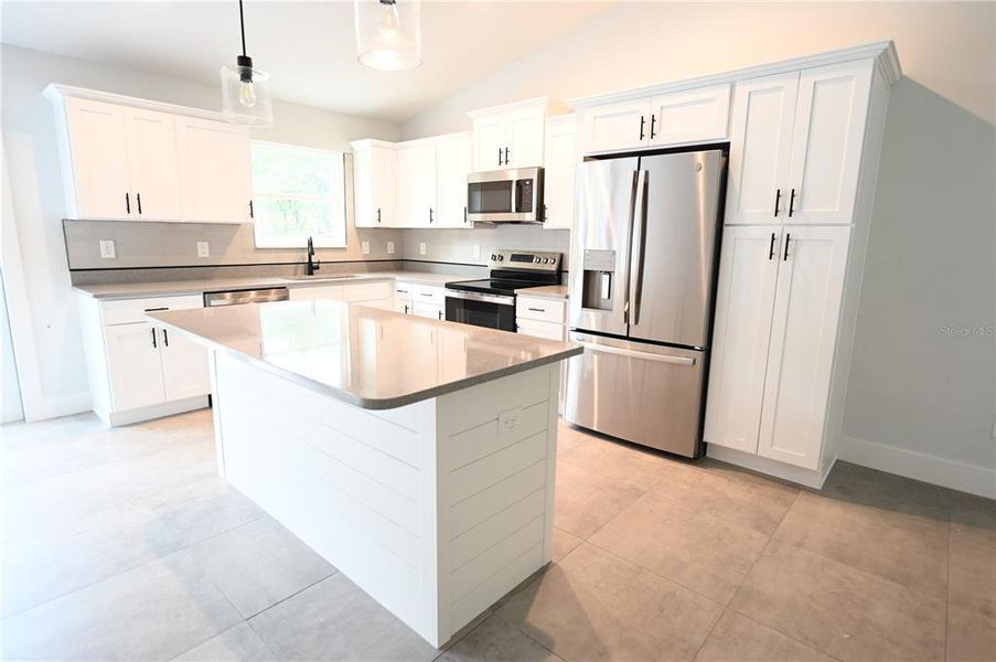 Furnished interior view inside a new home in , Dunnellon (Image 12).