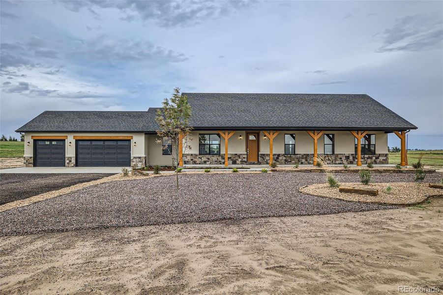 New Beautiful Country Ranch Home!