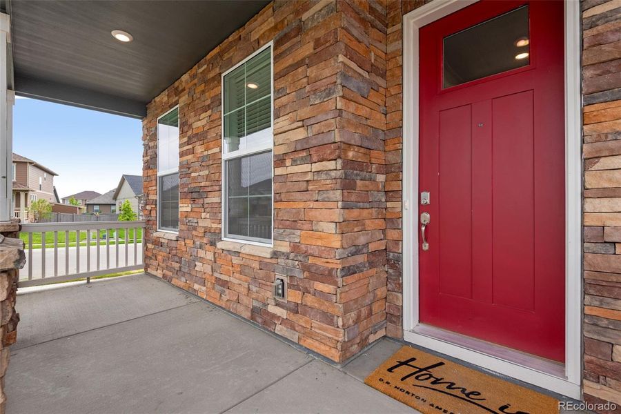 Exterior details and patio area of a home in Vantage, Berthoud (Image 4).