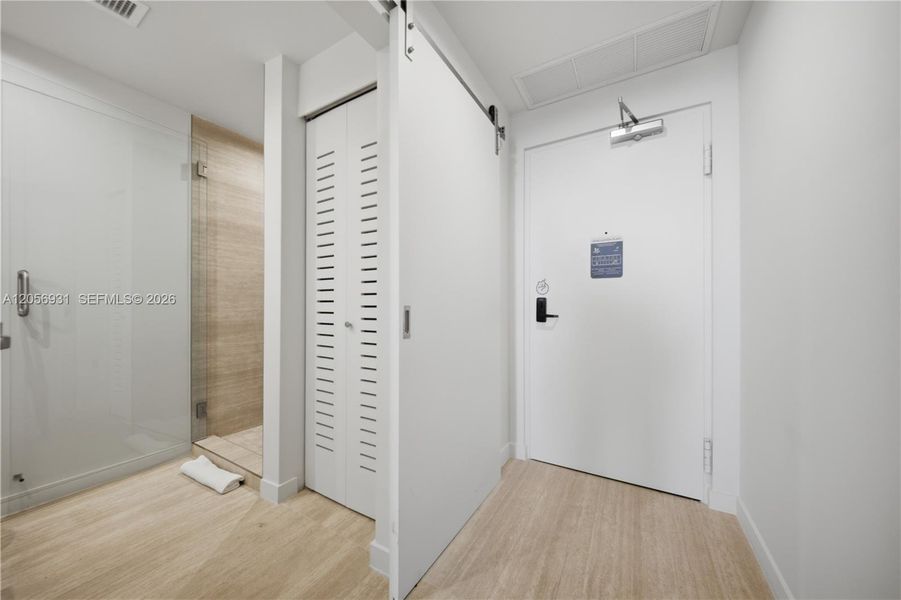 Spacious, unfurnished interior of a new home in , Miami (Image 16).