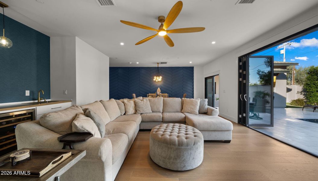 24-web-or-mls-Living Space8