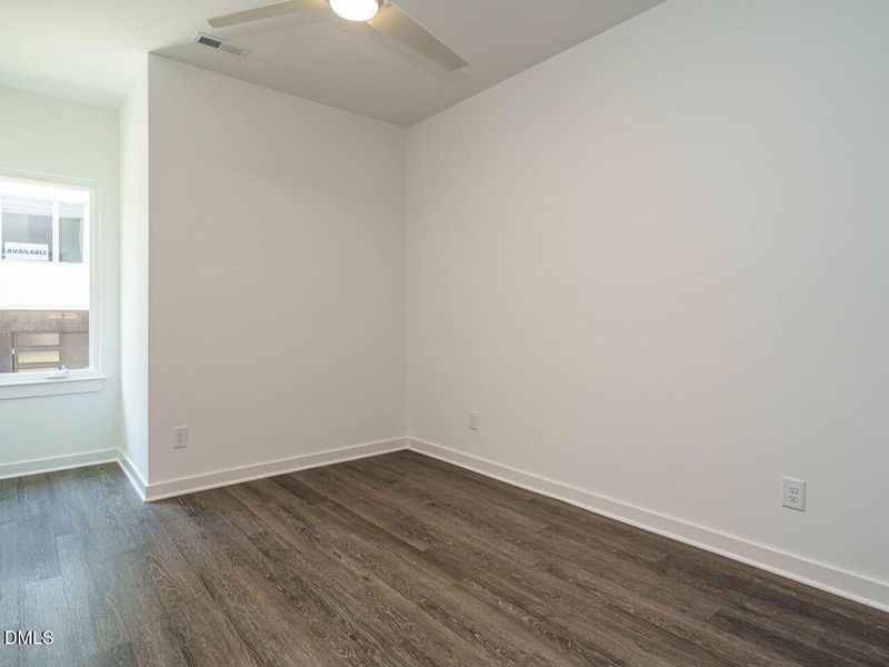 010-1280x960-bedroom