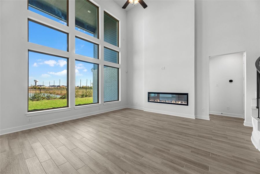 Spacious, unfurnished interior of a new home in Fulshear Lakes - 60', Fulshear (Image 18).