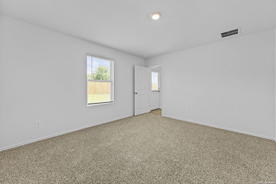 Spacious, unfurnished interior of a new home in Hickory Ridge, Elmendorf (Image 25). Spacious, unfurnished interior of a new home in Hickory Ridge, Elmendorf (Image 25).