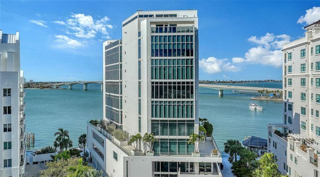 Condo located in Sarasota, FL showcasing its design and architecture (Image 3). Condo located in Sarasota, FL showcasing its design and architecture (Image 3).
