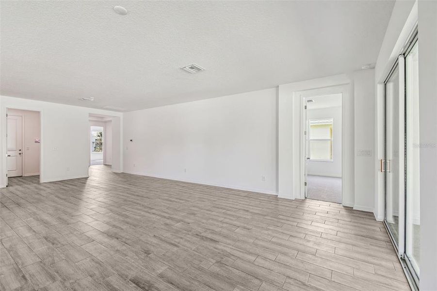 Spacious, unfurnished interior of a new home in Cascades at Southern Hills, Brooksville (Image 38). Spacious, unfurnished interior of a new home in Cascades at Southern Hills, Brooksville (Image 38).
