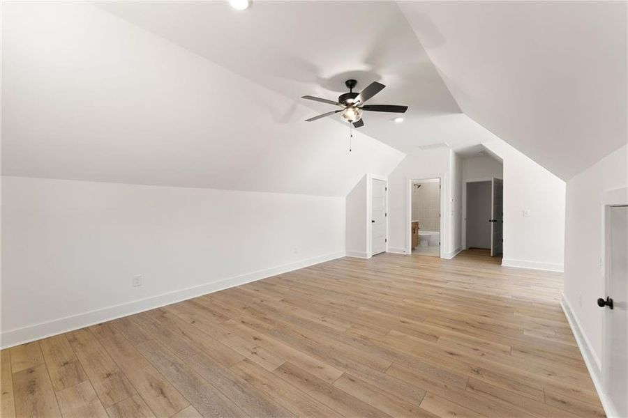 Spacious, unfurnished interior of a new home in , Gainesville (Image 23).