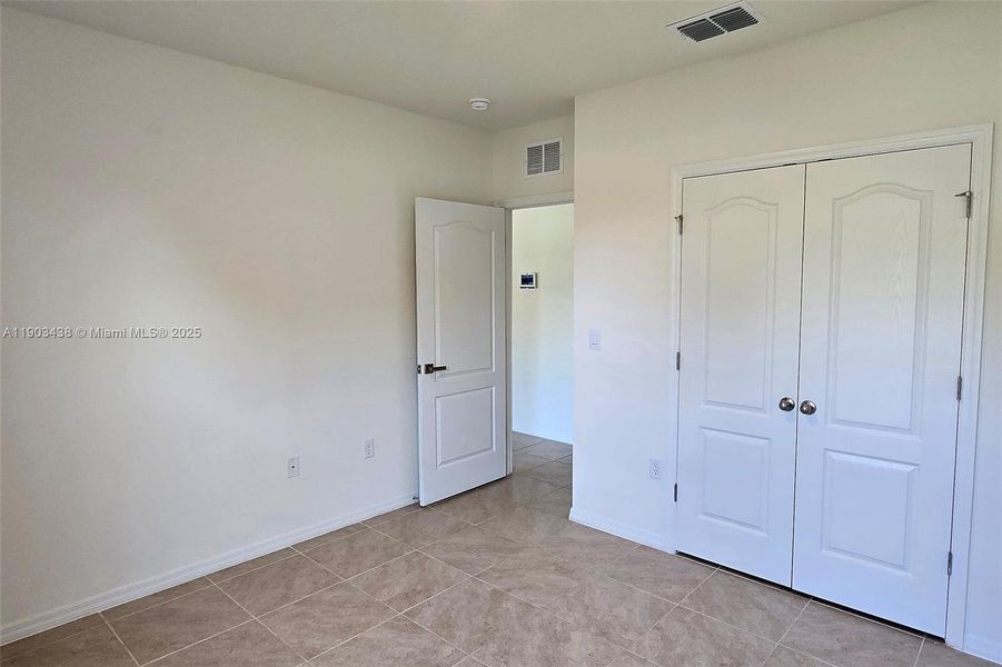 Spacious, unfurnished interior of a new home in , Davenport (Image 41).