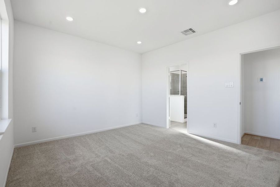 Spacious, unfurnished interior of a new home in Brookewater 45s, Rosenberg (Image 19). Spacious, unfurnished interior of a new home in Brookewater 45s, Rosenberg (Image 19).