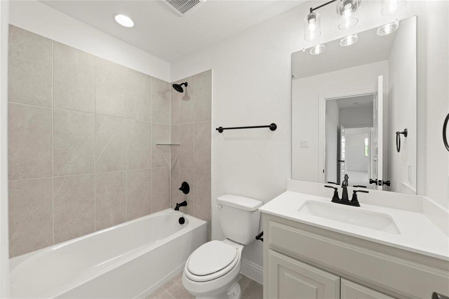 24. 1426 Colorado - 3RD Bath 24. 1426 Colorado - 3RD Bath