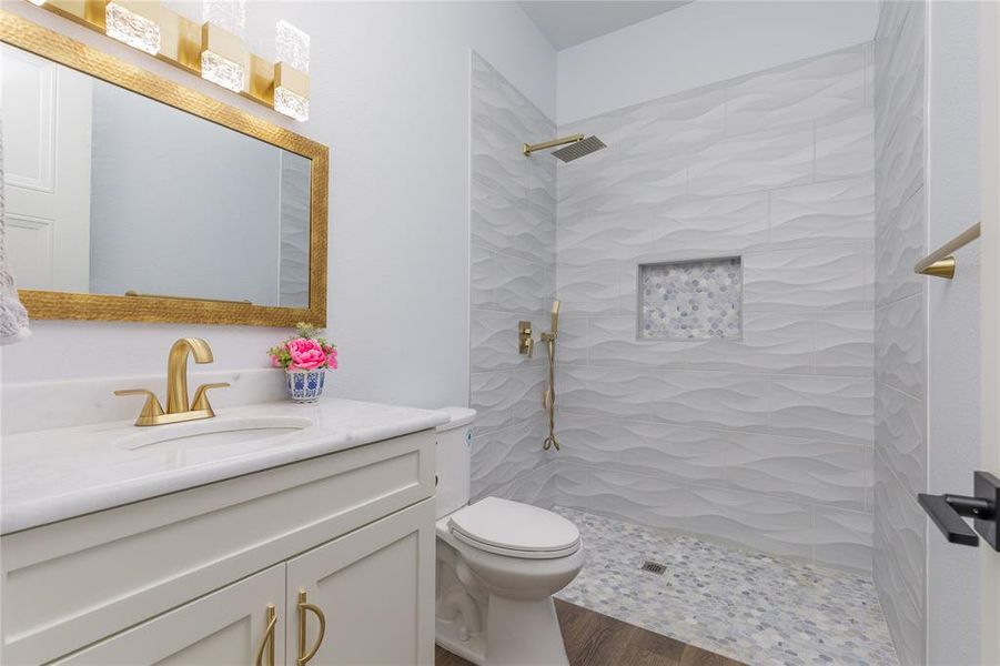 Furnished interior view inside a new home in , Gainesville (Image 17).