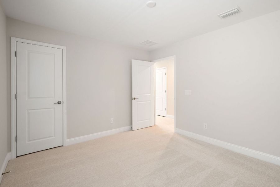 Spacious, unfurnished interior of a new home in Waterways, Richmond Hill (Image 68).